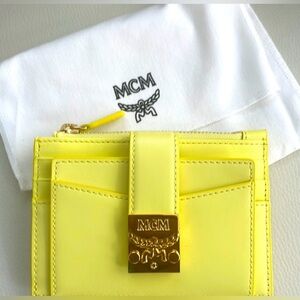 NWT MCM Patricia Zip Card Case, Wallet Yellow With Gold logo